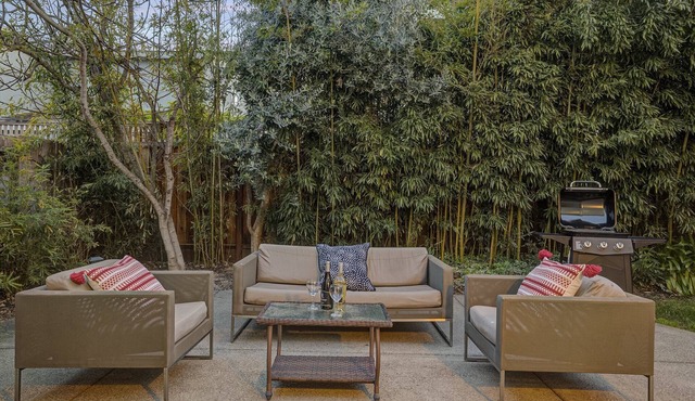 5BD/3BA Wine County Home w/Billiards & BBQ!