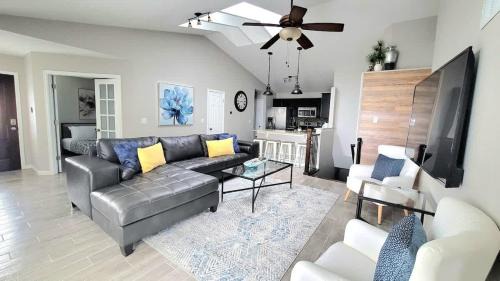 6bed 6bath Easy access to Red Rocks Downtown OldeTown