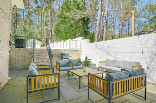7 Mi to Dtwn Durham: Home w/Hot Tub & Game Room!