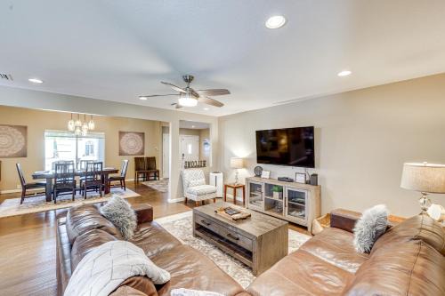 8 Mi to Old Town Scottsdale: Family Home!