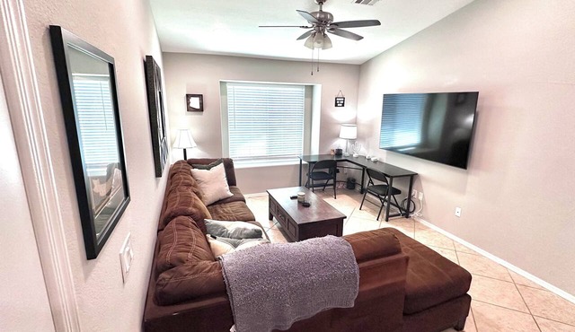 971 sf 2 Bedroom 2 Bath Townhouse 3 mi to Westgate