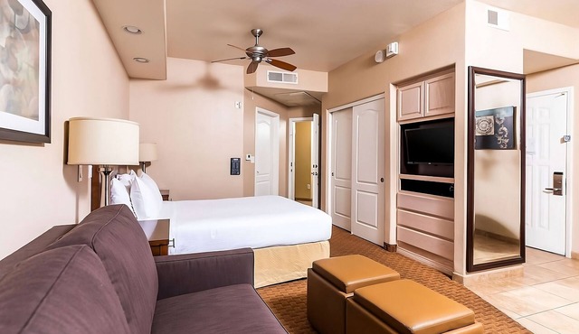 A Place You'll Surely Enjoy! Full Kitchen, Swimming Pool, Free Parking!