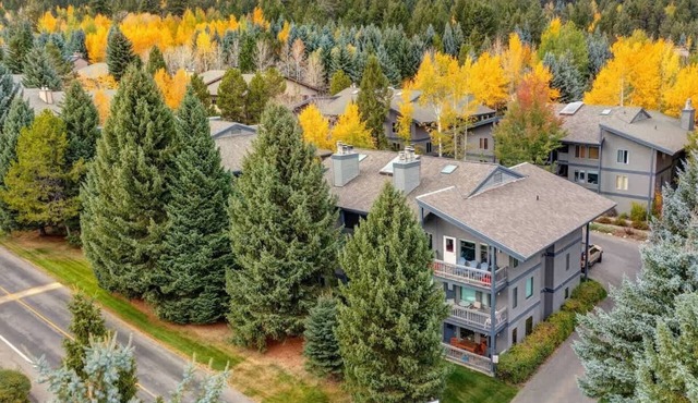 Abode at Rendezvous, private entrance, large deck