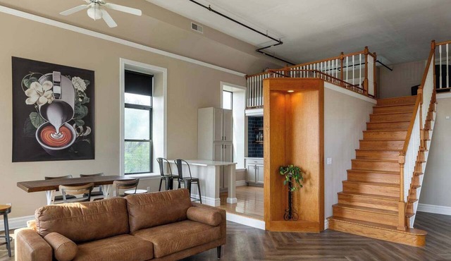 Above Coffee Shop, Cincy Hilltop Apt, City Views!
