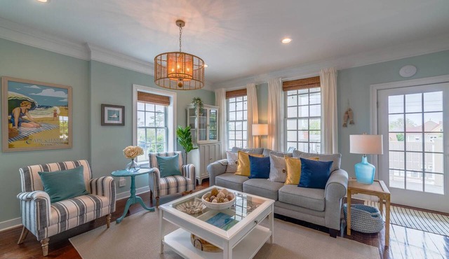 Above It All Condo with Rooftop Deck & Bay Views