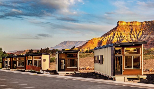 Accessible Tiny Home Near Zion - Pool & Hot Tub