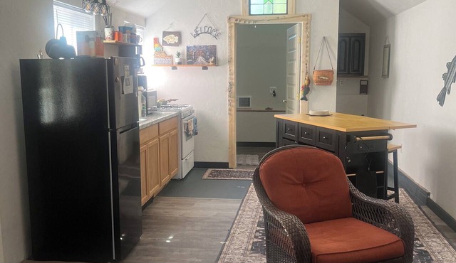 Adorable 1-bedroom cottage with AC in charming Riggins