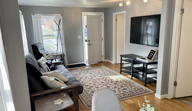 Adorable Cottage in Perfect Downtown CDA Location