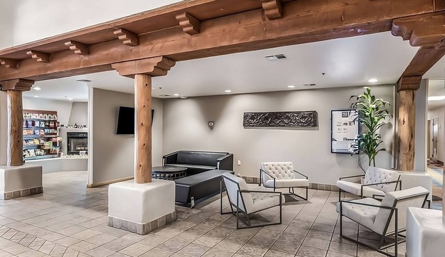 Affordable Getaway at Red Lion Inn & Suites Goodyear Phoenix! Free Breakfast!