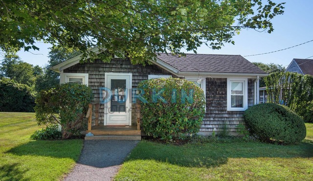 Affordable Ranch, Three Blocks from Beach, Private Deck and Backyard
