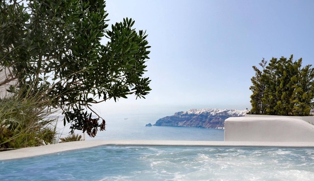 Agate Suite with Hot tub and sea view by Caldera Houses