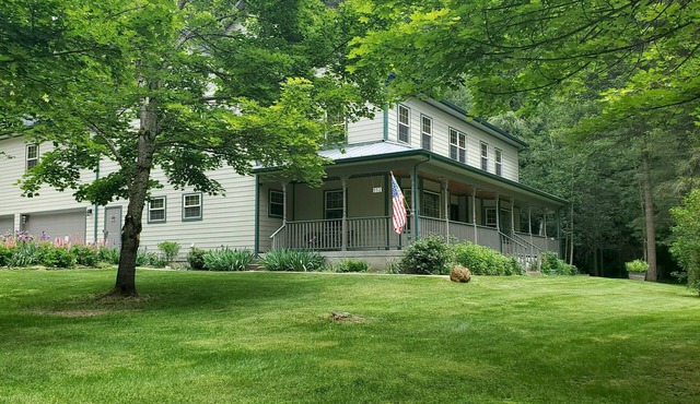 Ahrs Creek Retreat, Our Fully Furnished Getaway in the St Joe River Valley!