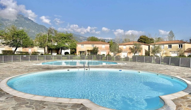 Air-conditioned apartment for 4/6 people near beach with two bedrooms