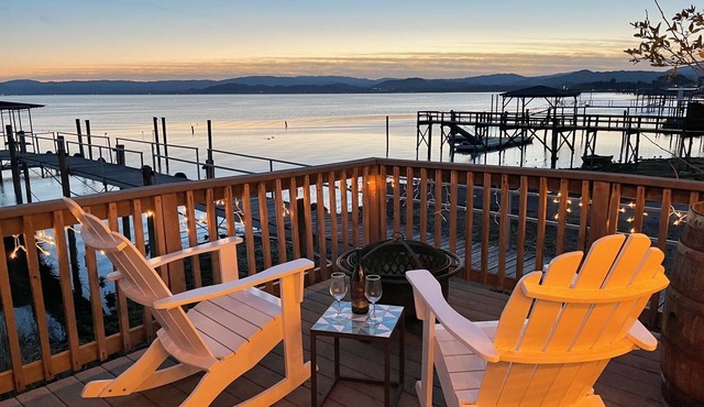 ALL INCLUSIVE AMENITIES:Kayak,SUP,Pedal Boat,PingPong,Pickleball,Movie Nt &MORE!