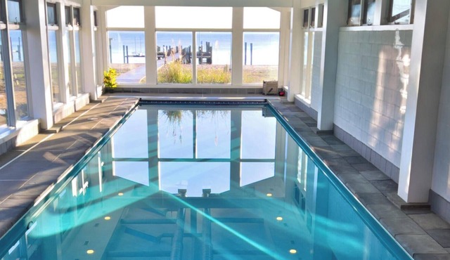 All Year Retreat - Indoor Heated Pool, Beach, Game & Movie Cottage, Sleeps 21