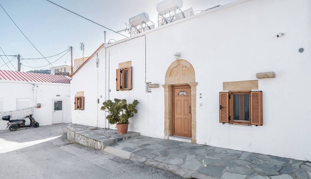 Amalia's Traditional Home In Paradisi