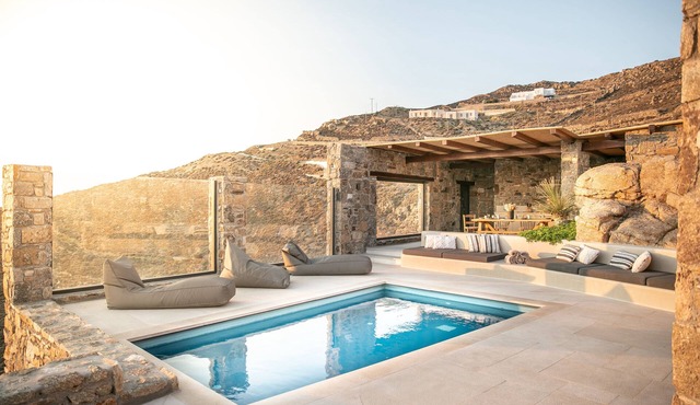 Amazing 2 Bedroom Private Villa With Small Pool and Lounge Area. Full Privacy
