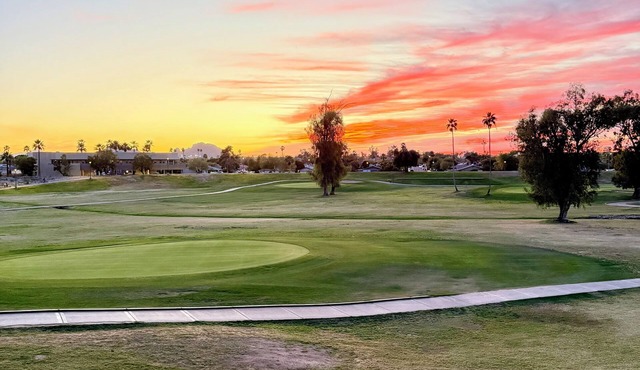 Amazing golf course and sunset views in Old Town Scottsdale