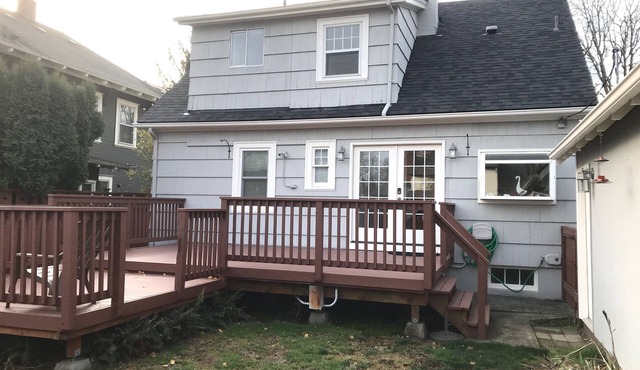 Amazing location so close to town, Large 1- bedroom house in quiet neighborhood