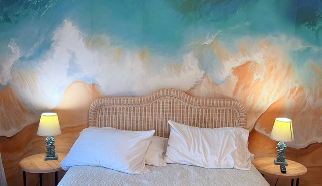 Amazing ocean views, Sleeps 8, Beach access, Pets OK