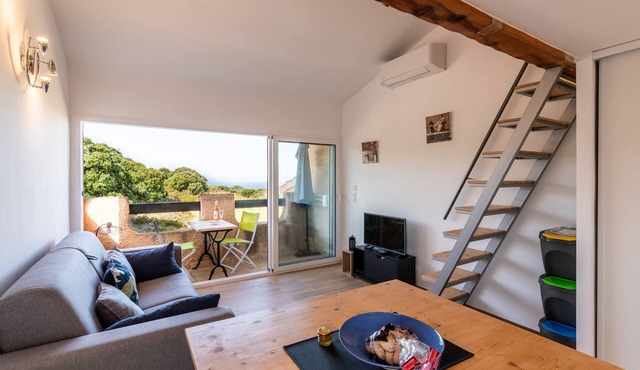 Ambroggio - Grand studio avec mezzanine - Vue Mer