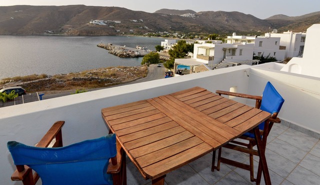 Amorgos Sunset, sea view studio next to the beach