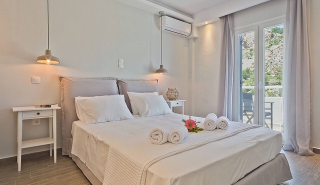 Antikri Villas & studios