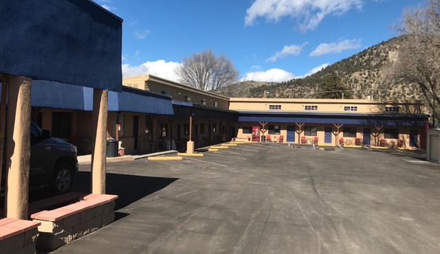 Apache Motel
