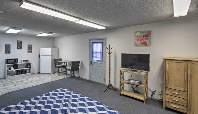 Apartment ~ 12 Mi From Hualapai Mountain Park