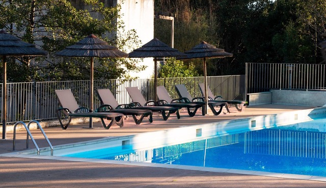 Apartment 'Chez Lena' 100m from the Sea with Shared Pool, Wi-Fi, and Air Conditioning