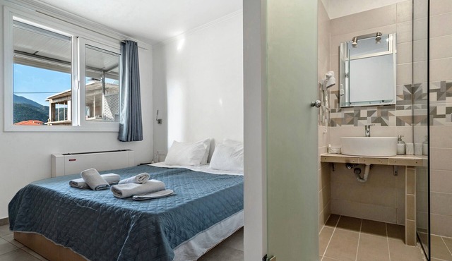 Apartment 'Deluxe' with Shared Pool, Wi-Fi and Air Conditioning