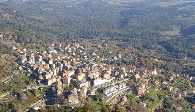Apartment in the heart of the village of Cervioni