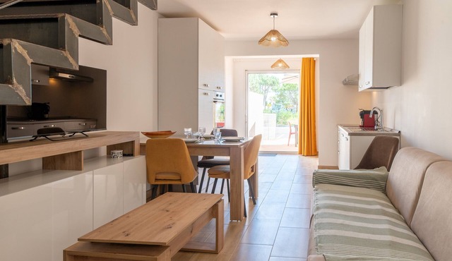 Apartment 'La Dolce Vita 6' with Sea View, Wi-Fi and Air Conditioning