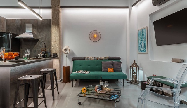 Apartment 'Nirvana Loft Gallery' with Sea View, Wi-Fi and Air Conditioning