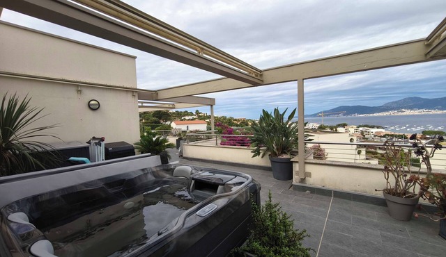 Apartment with terrace close to the beach