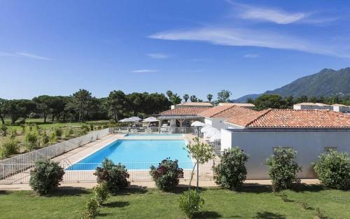 Apartment with Garden - Two Pools - Beach Access