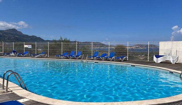 Appartement 6 Personnes 3 Chambres Dans Résidence Avec Piscine à Lumio