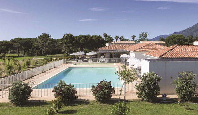 Appartement Climatisé Près de la Plage 2 Piscines