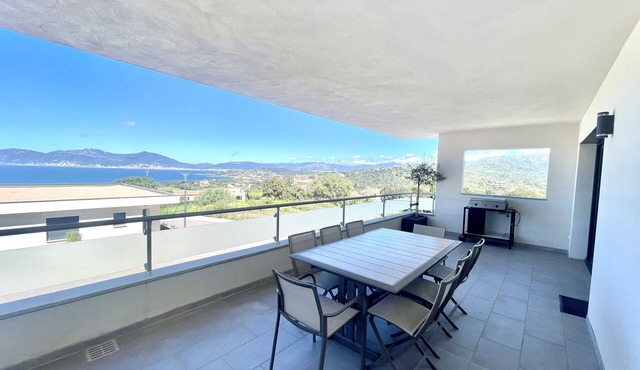 Appartement en Corse Avec vue sur la mer & sur les Îles Sanguinaires