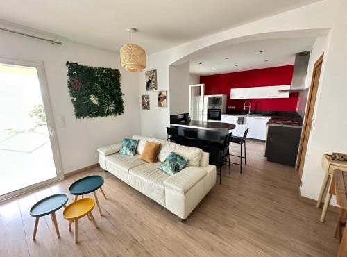 Appartement Logement entier avec piscine