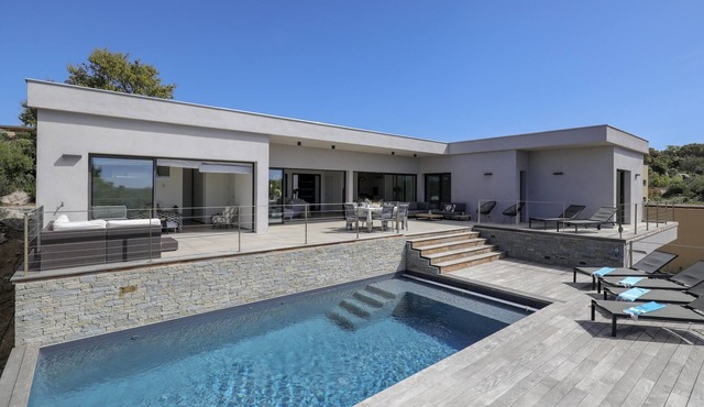 Architect Villa, 180 ° Panorama Sea and Maquis, Pool, 5 bedrooms, air-conditioned