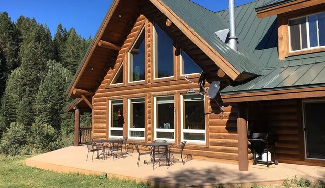 Aspen Ridge - Scenic Mountain Cabin Retreat that Borders Caribou National Forest