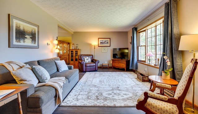 Athens Vacation Rental - 6 Mi to Ohio University!