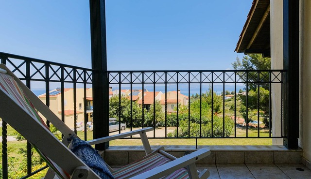 Aurora 2-bdrm Maisonette with shared pool, Hanioti