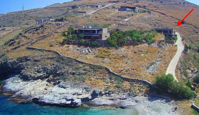 Autonomous villa, waterfront, tranquil, peaceful location, beach, sea views