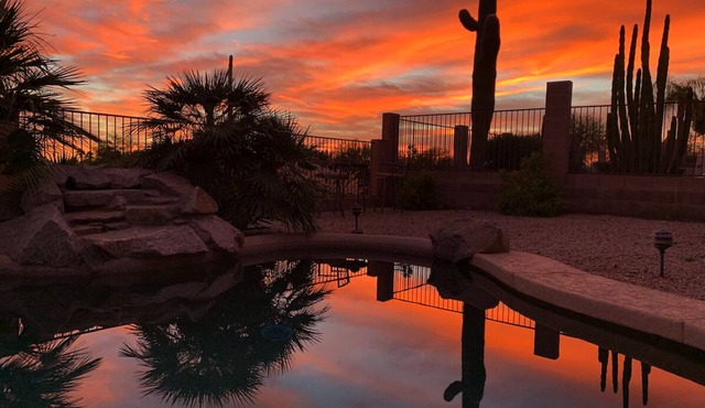 Available! Hot Tub, Gated Pool on the Golf Course