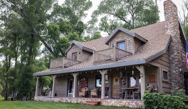 Azevedo Ranch Lake House, a Peaceful Family Stay Near Bryce with Lake & Wildlife