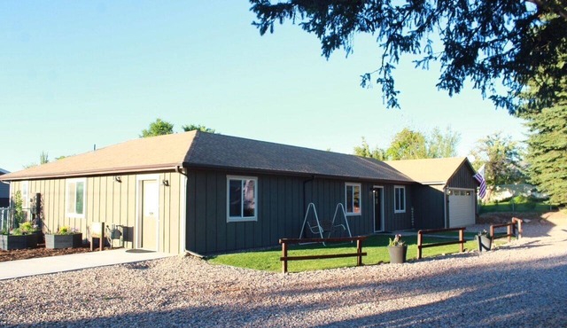 B & T's Garden Getaway-Located in Historic Parowan near Brianhead Ski Resort