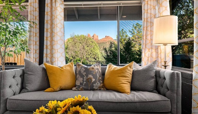 B440B Smith Road BBBBB · Fantastic Uptown Getaway