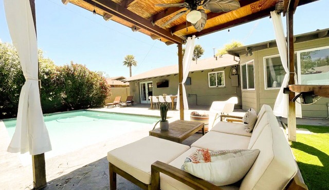 Back Yard Oasis in Old Town Scottsdale w Pool & Cabana. Great For Big Groups!